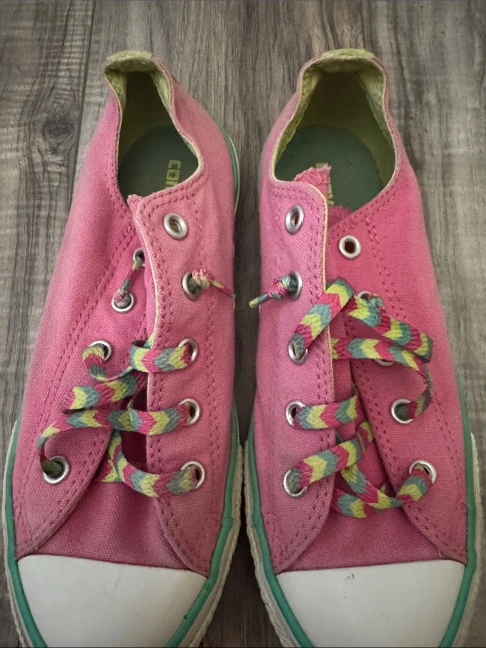 Converse Pink Low-Top Canvas Sneakers with Multicolor Laces 3 retro